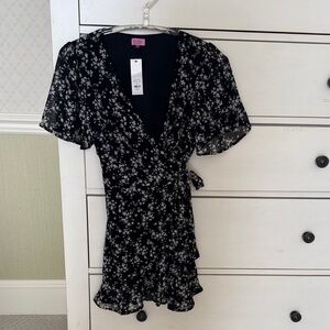 Francesca's Collections Black and White Floral Midi Dress